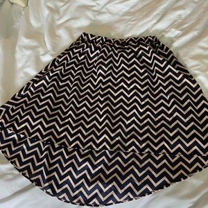 Franchescas skirt. Size small. New with tags. Never worn